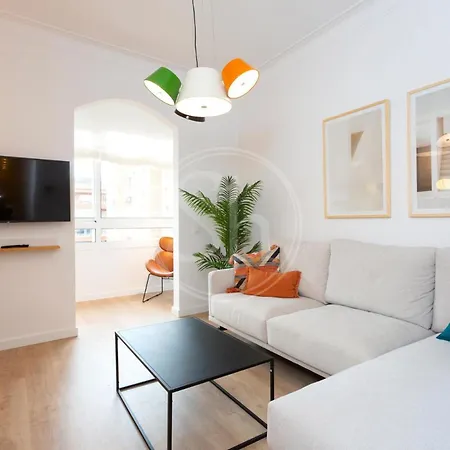 Moderno Apartamento Familiar En Eixample Barcelona Exterior photo
