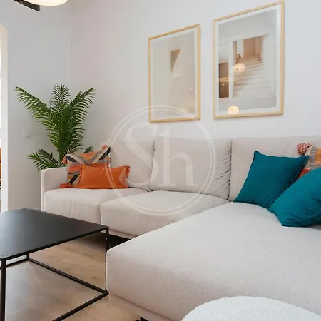Moderno Apartamento Familiar En Eixample Barcelona Exterior photo